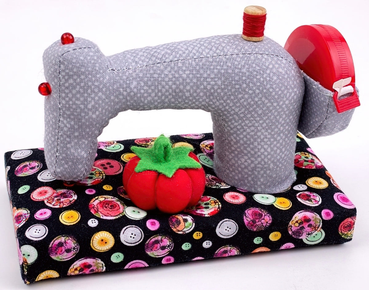 Dritz - Pin Cushion - Sewing Machine, Black Buttons