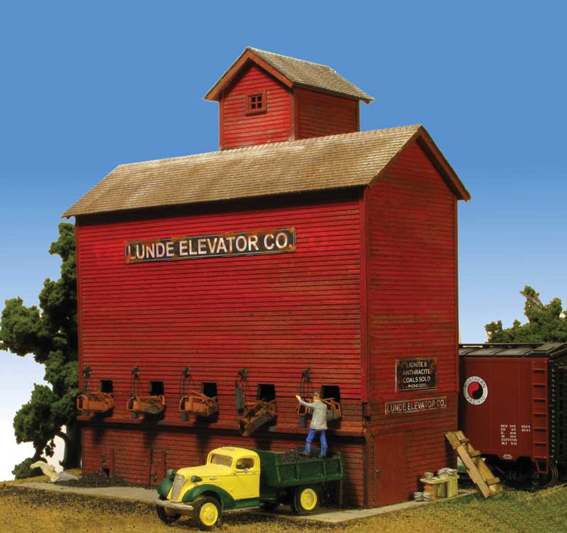 Lunde Coal Elevator -- Kit - 5-1/2 x 4 x 6-1/2"14 x 10.2 x 16.5cm