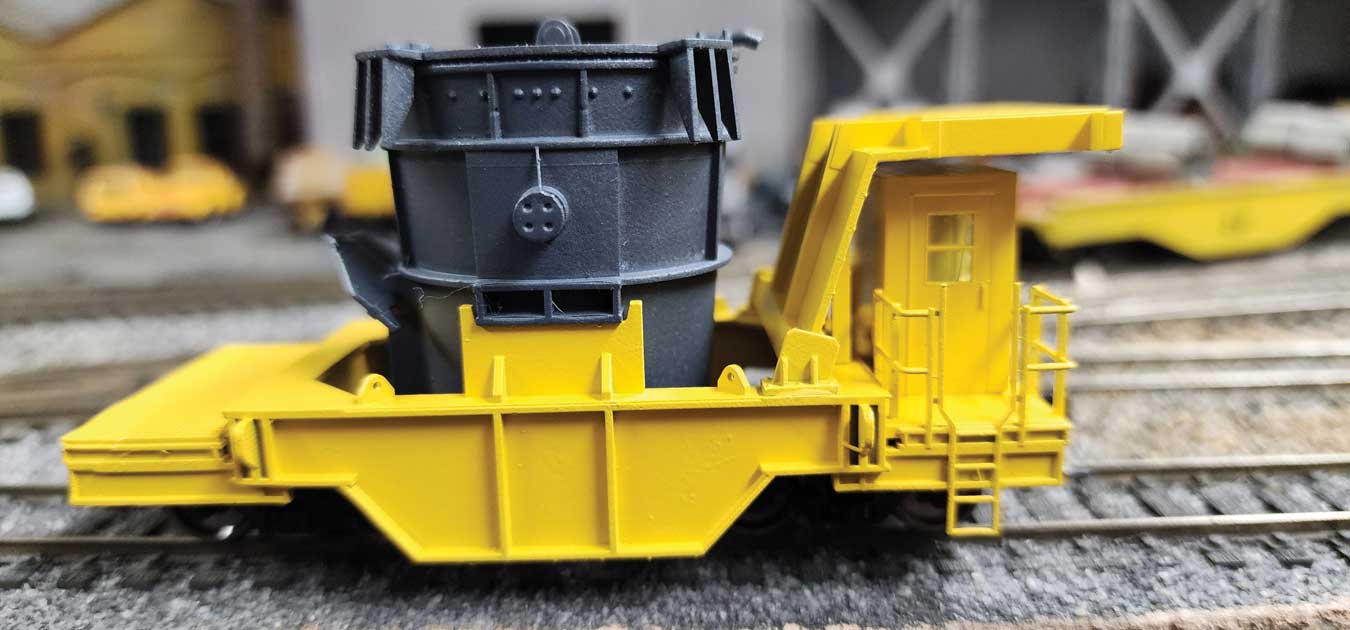 Steel Mill Ladle Transfer Car with Ladle - Kit -- With Trucks, Kadee Couplers, Metal Wheels (undecorated)
