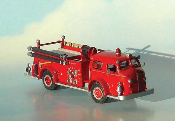 1947-1954 American LaFrance 700 Closed-Cab Pumper - Resin Kit -- Undecorated