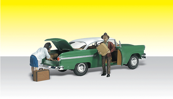 AutoScenes™ -- Lubeners Loading their Luggage
