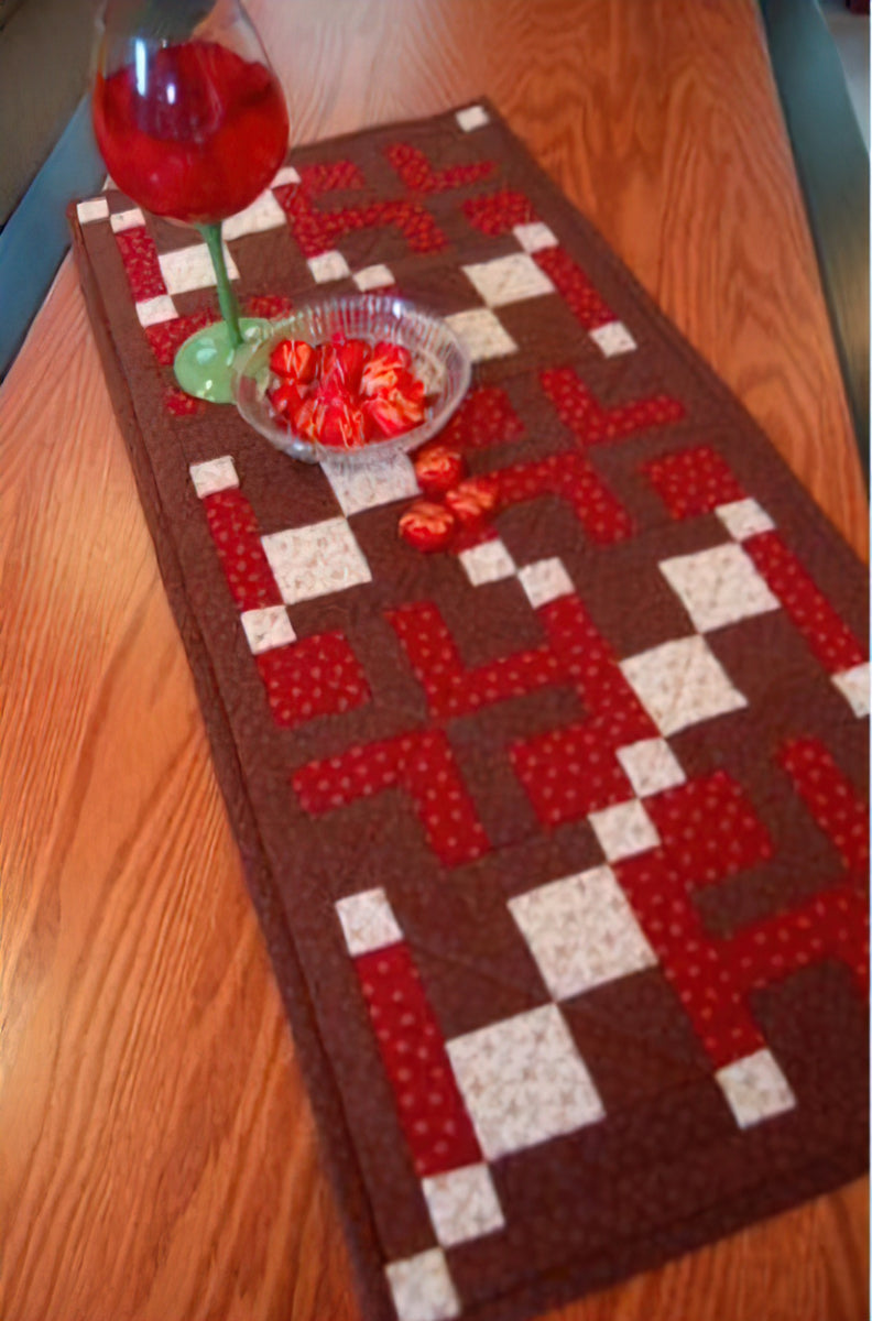 Cut Loose Press - A-Maze-ing Table Runner Pattern