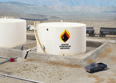 Wide Oil Storage Tank w/Berm -- Kit - Tank: 7-1/2" Diameter x 4" Tall19.1 x 10.2cm