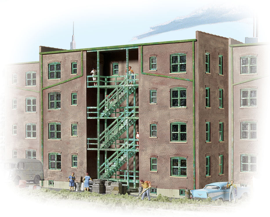 Parkview Terrace Background Building -- Kit - Tuscan w/Dark Green Trim 4-5/8 x 3-1/2 x 1-5/8"11.7 x 8.8 x 4.1cm