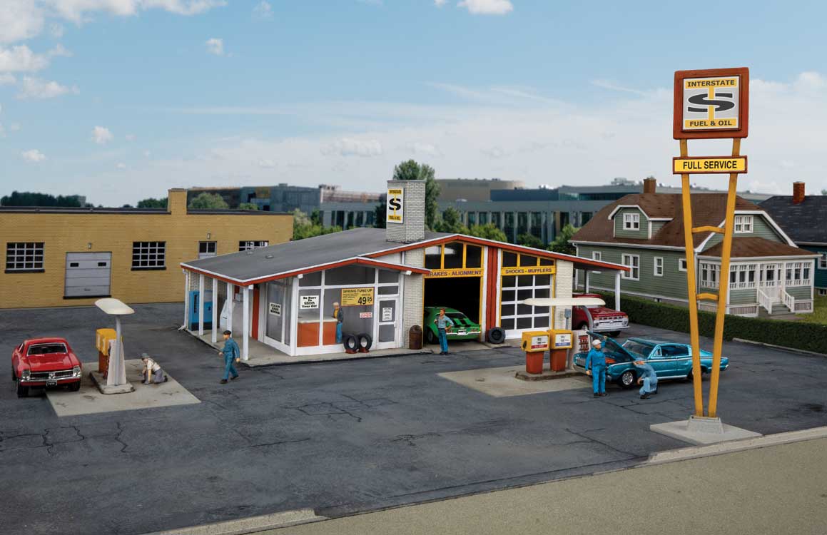 Vintage Gas Station -- Kit - Main Building: 10-1/2 x 9 x 3-3/16"26.6 x 22.8 x 8cm