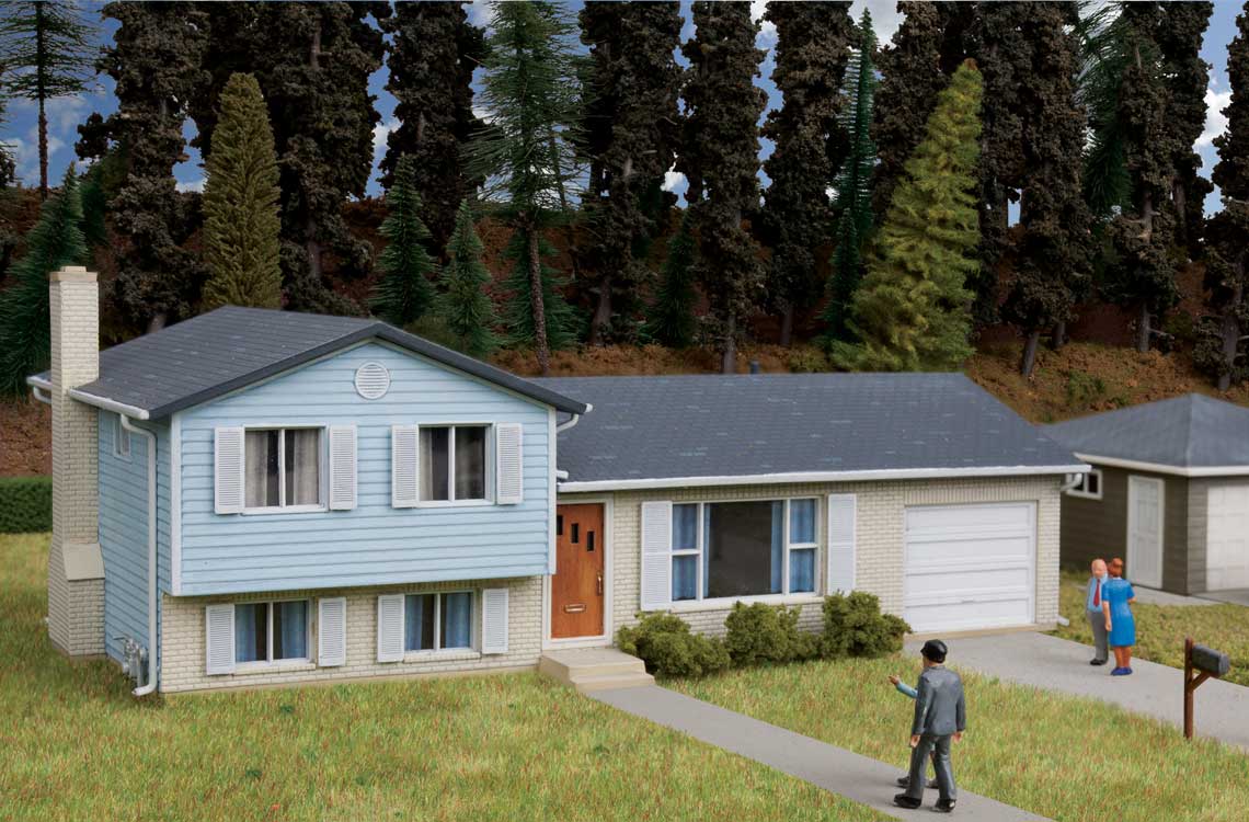 Split-Level House -- Kit - 7-1/4 x 3-3/4 x 2-9/16"18.4 x 9.5 x 6.5cm