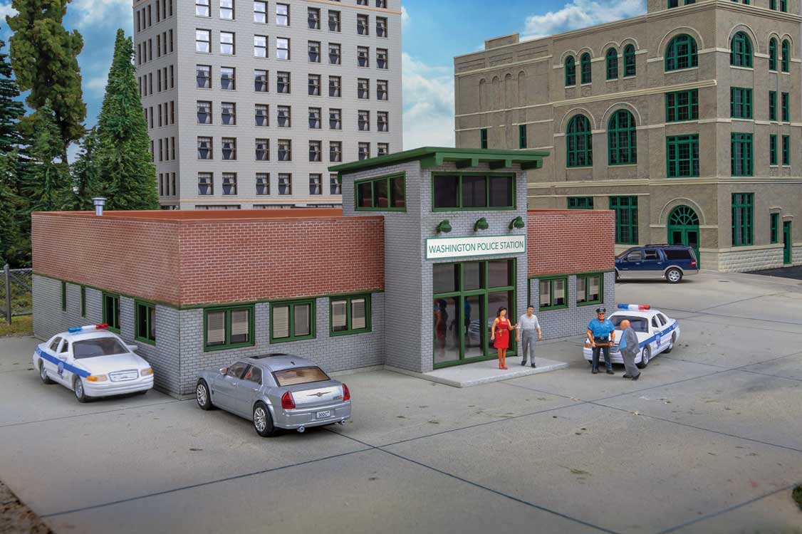 Modern Police Station -- Kit - 8 x 7-5/8 x 3"20.3 x 19.3 x 7.6cm