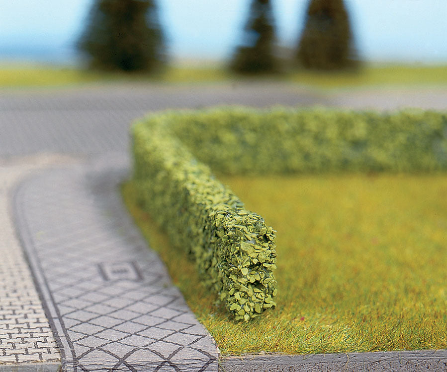 Tall Hedges -- Light Green 19-5/8 x 3/8 x 5/8"50 x 1 x 1.5cm