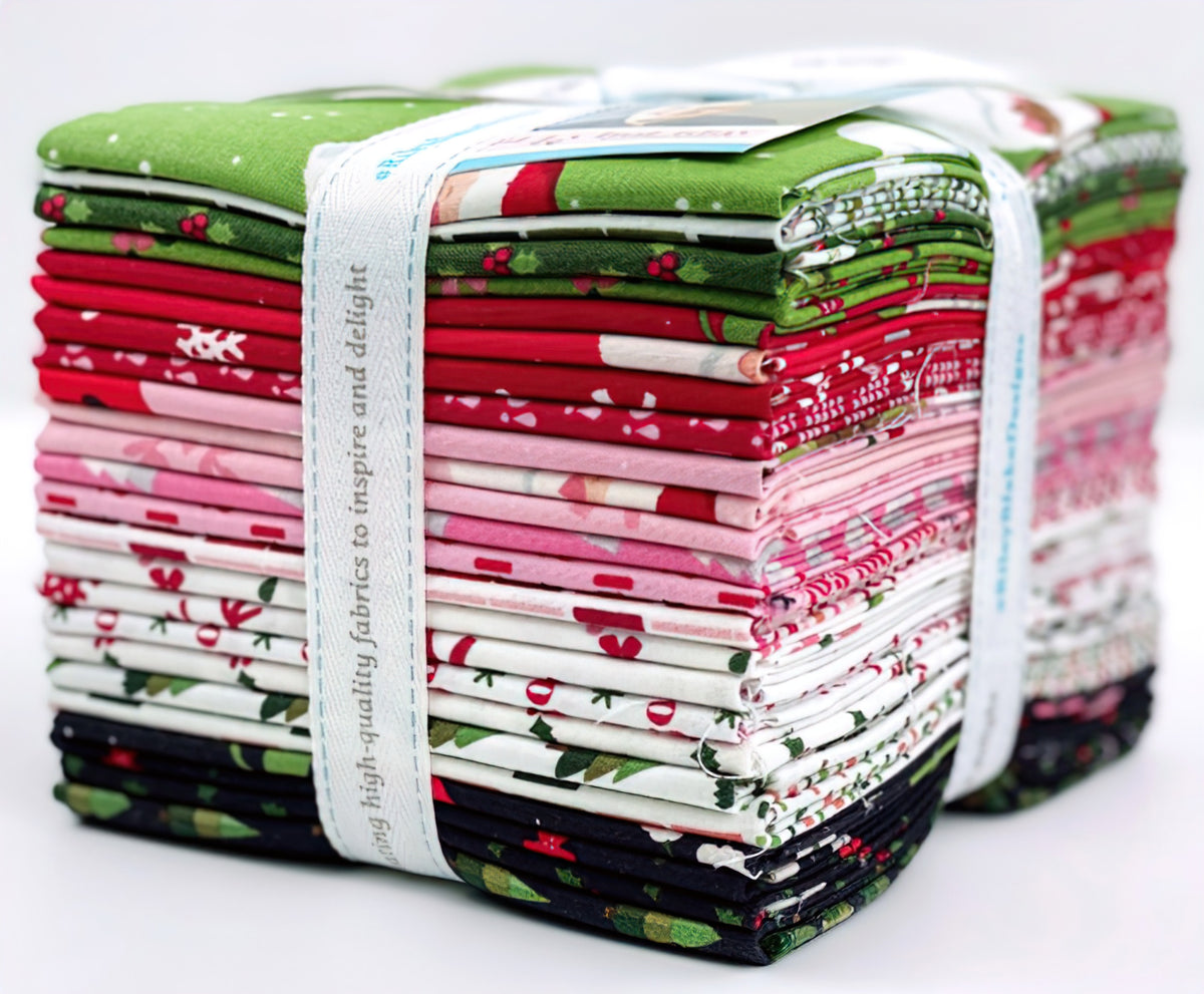 Riley Blake - Holly Holiday Fat Quarter Bundle by Christopher Thompson 24 pcs