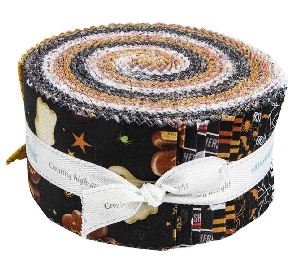 Riley Blake - Celebrate with Hershey Halloween 2.5 inch Rolie Polie 40 pcs