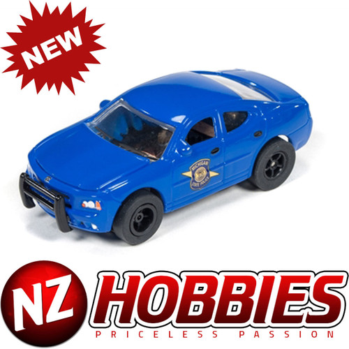 AutoWorld XTRACTION R18 2006 DODGE CHARGER MICHIGAN STATE POLICE SLOT CAR