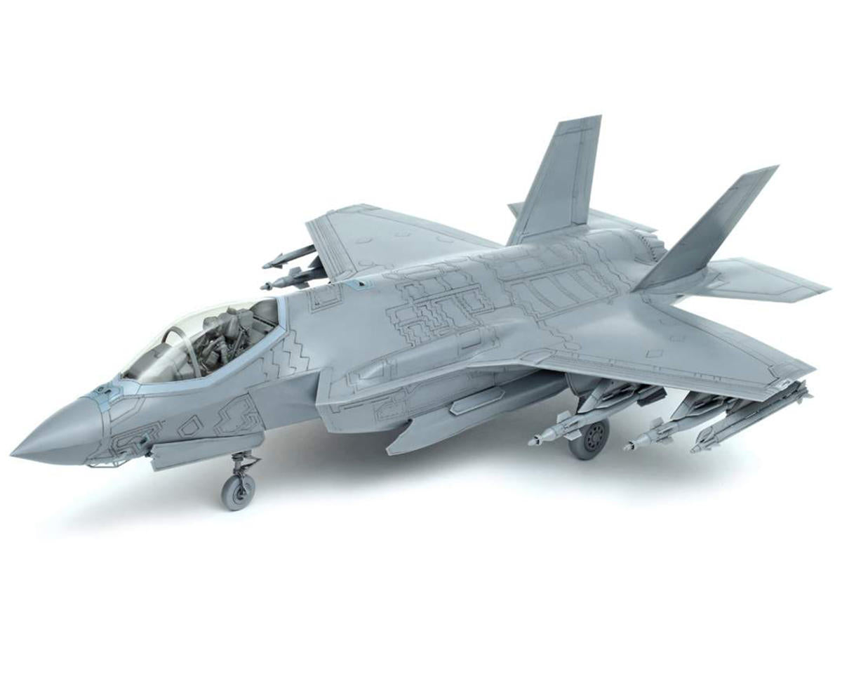 1/48 Lockheed Martin F-35 A Lightning II Plastic Model Kit (TAM61124)
